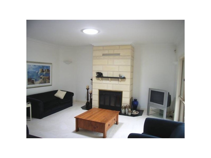 Clear Island Waters QLD 4226