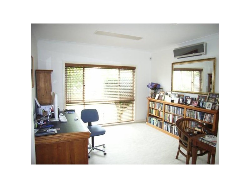 Clear Island Waters QLD 4226