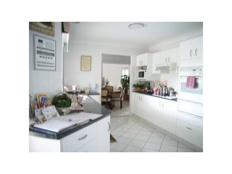 Clear Island Waters QLD 4226