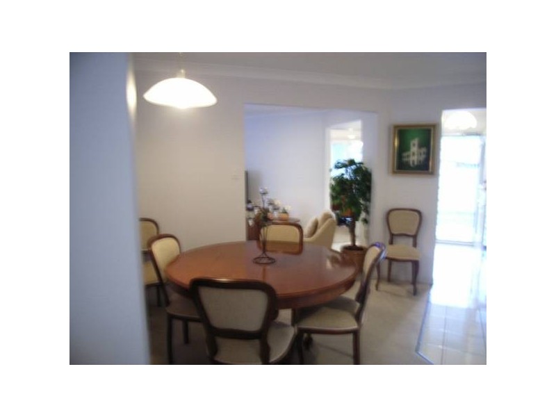 Clear Island Waters QLD 4226