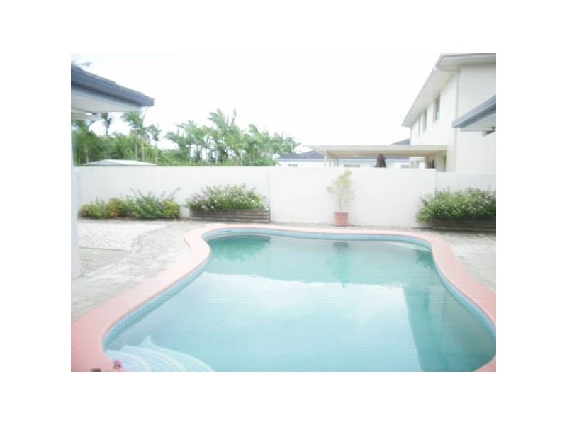 Clear Island Waters QLD 4226