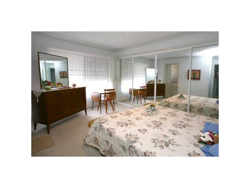 Broadbeach Waters QLD 4218