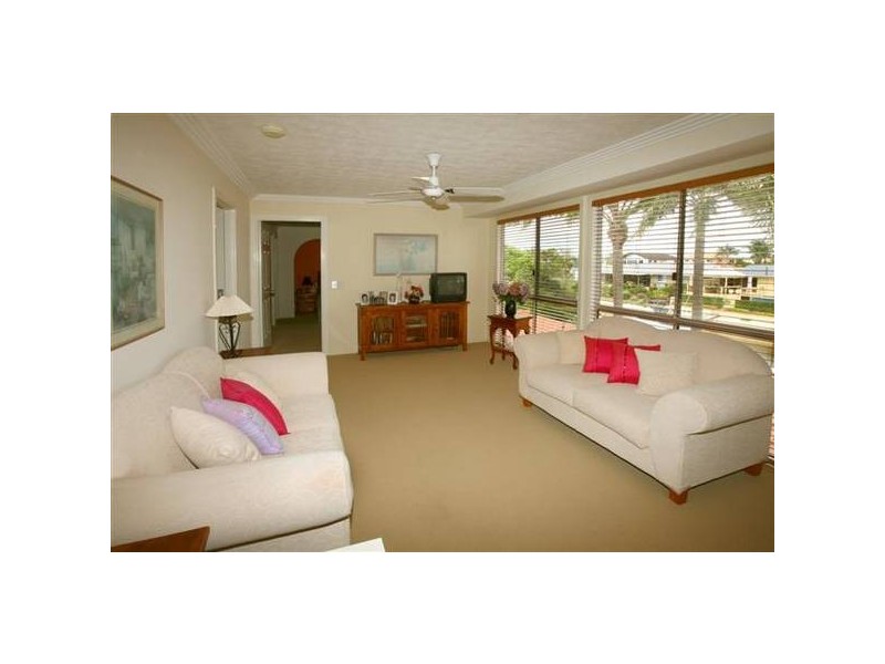 Broadbeach Waters QLD 4218