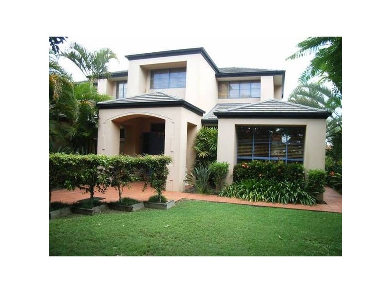 Clear Island Waters QLD 4226