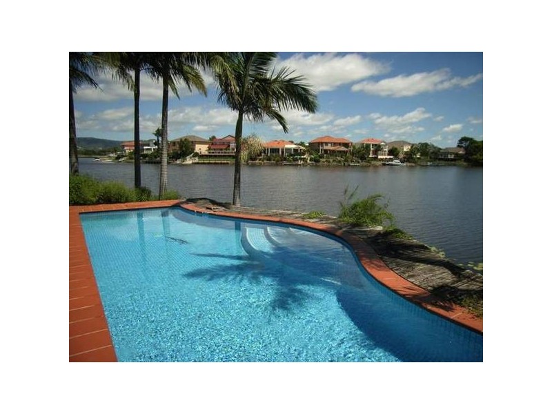 Clear Island Waters QLD 4226