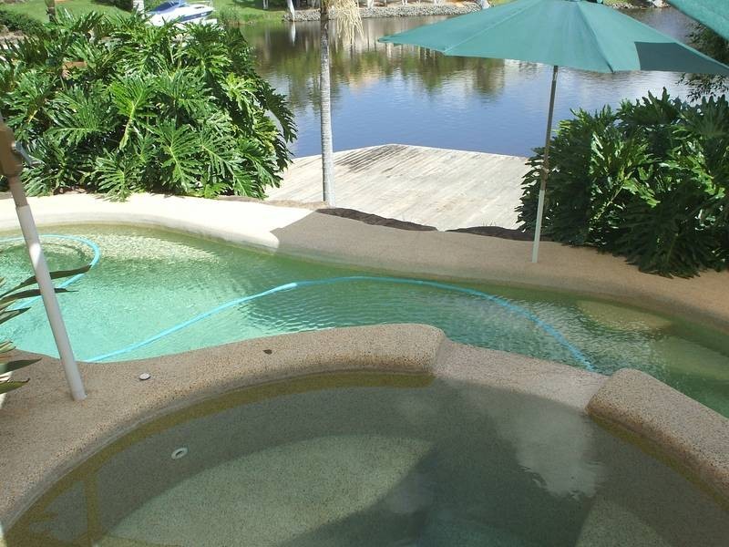 43 Martinque Way, Clear Island Waters QLD 4226