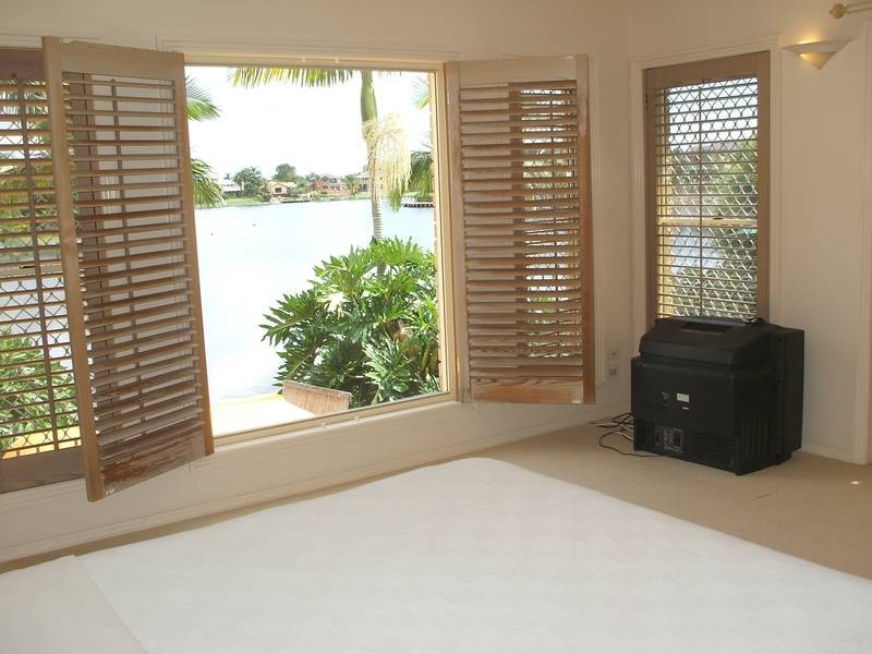43 Martinque Way, Clear Island Waters QLD 4226