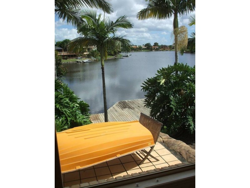 43 Martinque Way, Clear Island Waters QLD 4226