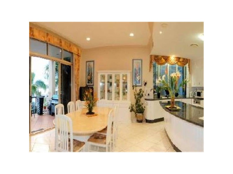 Clear Island Waters QLD 4226