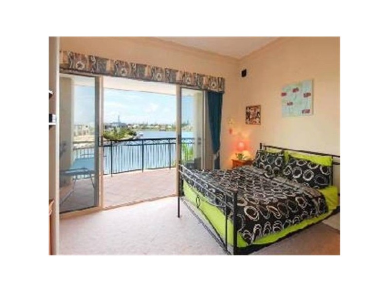 Clear Island Waters QLD 4226