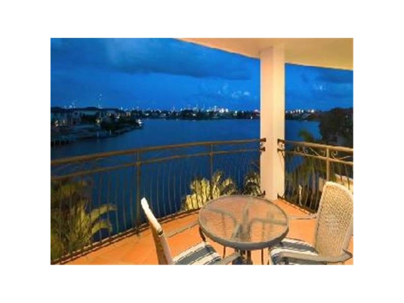 Clear Island Waters QLD 4226