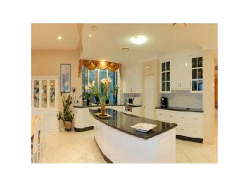 Clear Island Waters QLD 4226