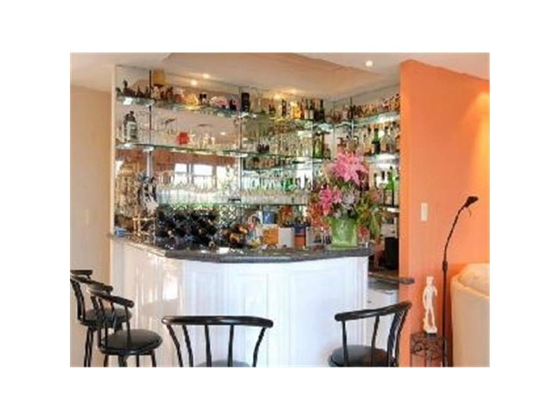 Clear Island Waters QLD 4226