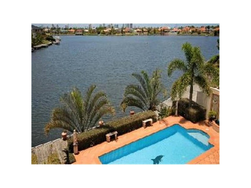 Clear Island Waters QLD 4226