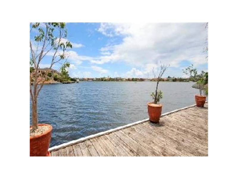 Clear Island Waters QLD 4226