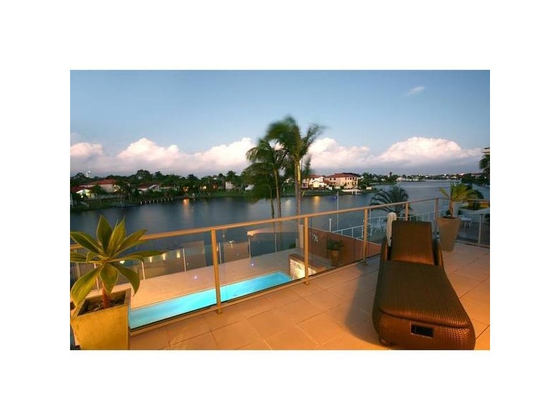 Clear Island Waters QLD 4226