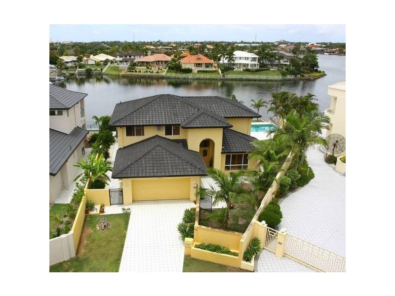 Clear Island Waters QLD 4226