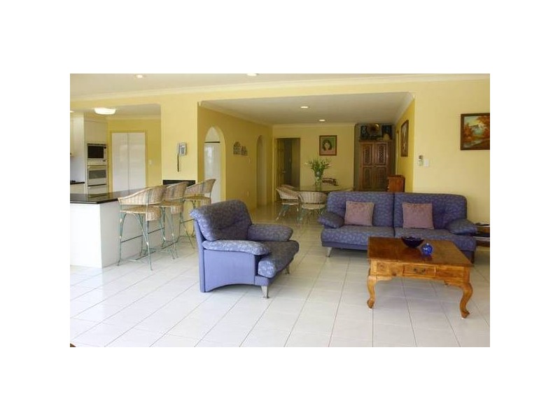 Clear Island Waters QLD 4226