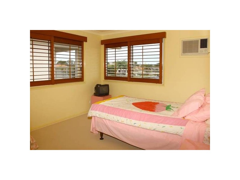 Clear Island Waters QLD 4226