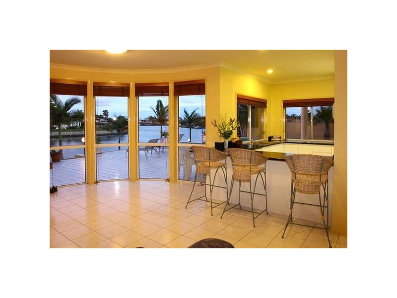 Clear Island Waters QLD 4226