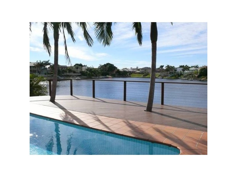 Clear Island Waters QLD 4226