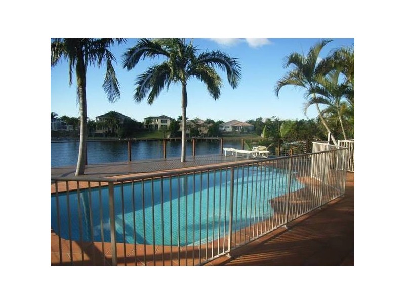 Clear Island Waters QLD 4226