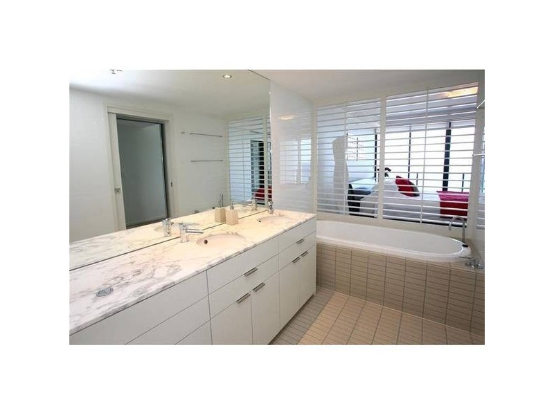 Broadbeach Waters QLD 4218