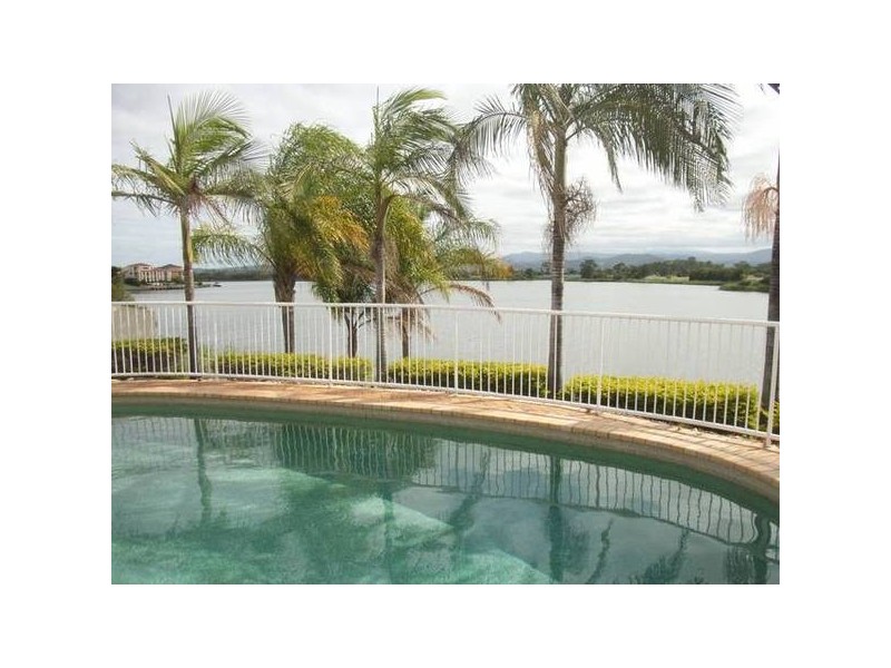 Clear Island Waters QLD 4226