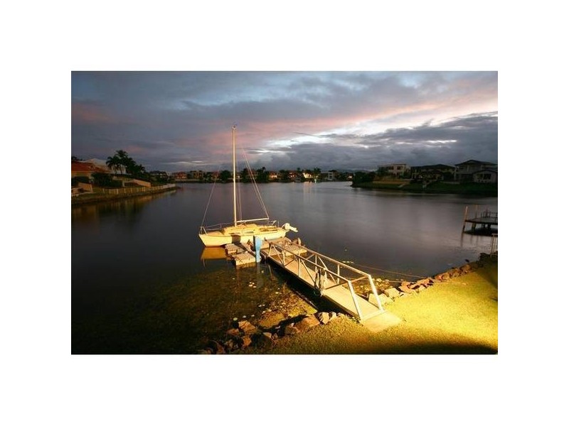 70 Santa Cruz Boulevard, Clear Island Waters QLD 4226
