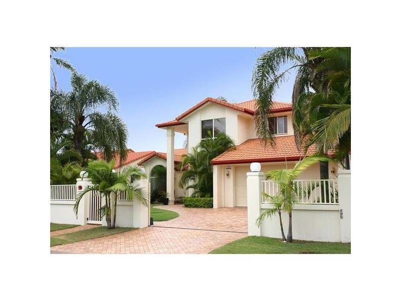 70 Santa Cruz Boulevard, Clear Island Waters QLD 4226