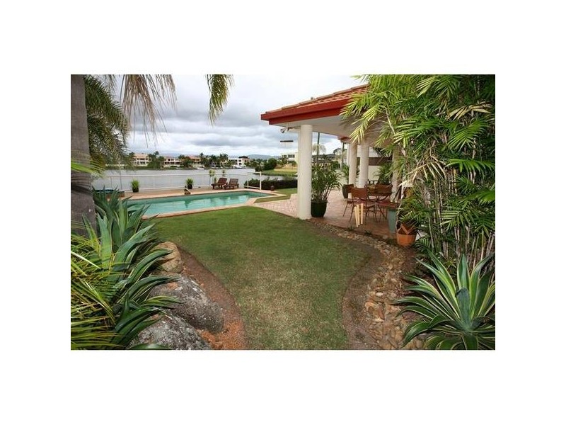 70 Santa Cruz Boulevard, Clear Island Waters QLD 4226