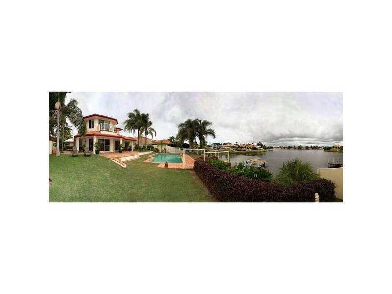 70 Santa Cruz Boulevard, Clear Island Waters QLD 4226