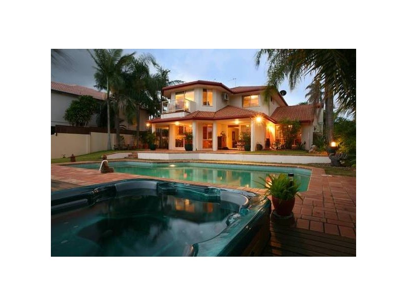 70 Santa Cruz Boulevard, Clear Island Waters QLD 4226