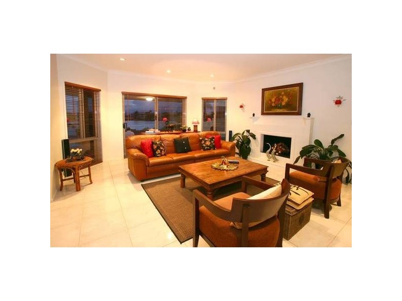 70 Santa Cruz Boulevard, Clear Island Waters QLD 4226