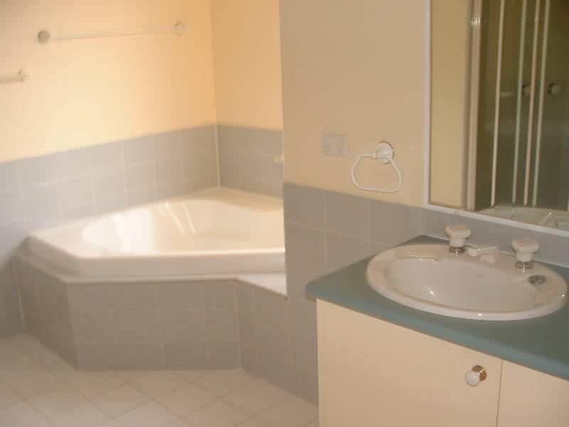 5 ANTIGUA WAY, Clear Island Waters QLD 4226