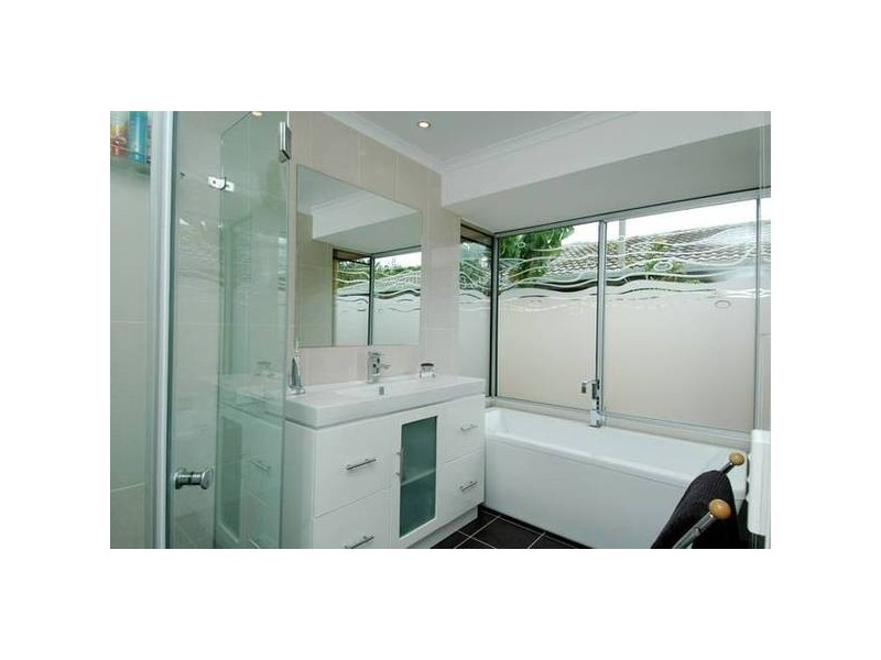 Broadbeach Waters QLD 4218