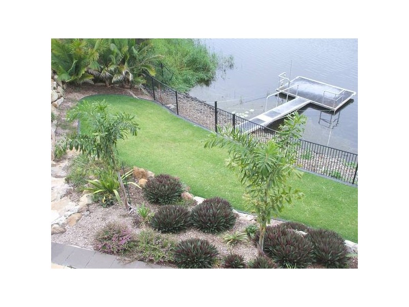 Clear Island Waters QLD 4226