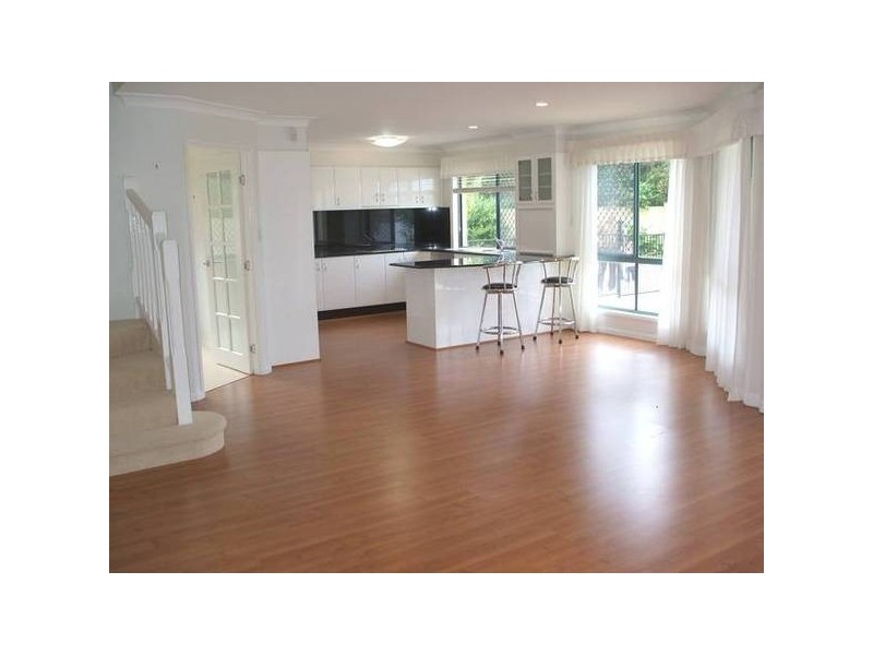 Clear Island Waters QLD 4226