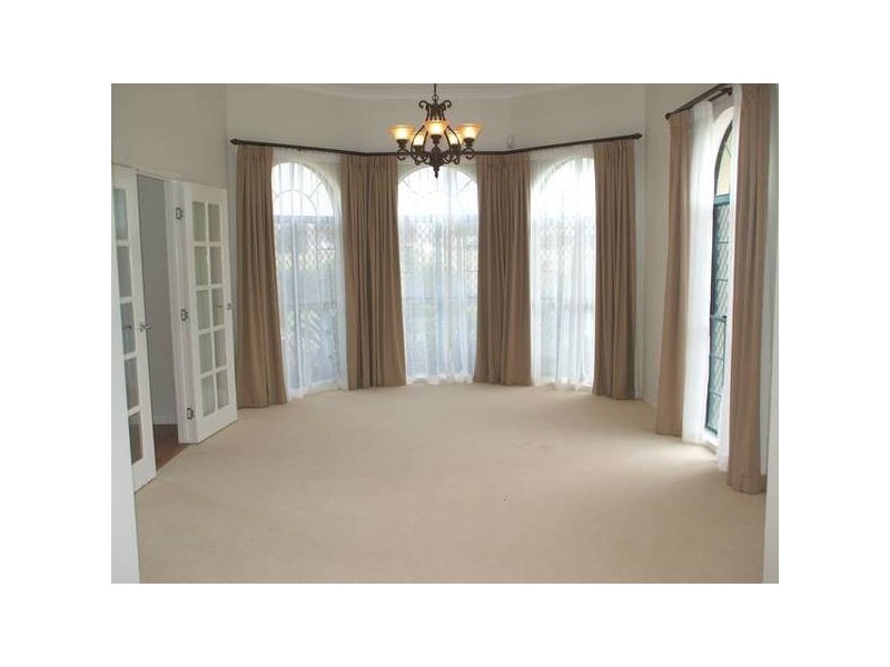 Clear Island Waters QLD 4226