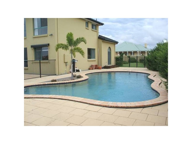 Clear Island Waters QLD 4226