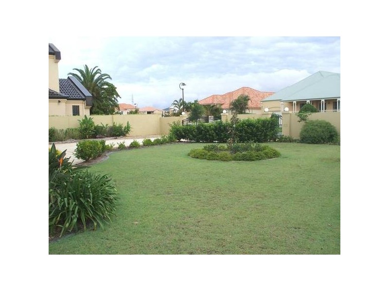 Clear Island Waters QLD 4226