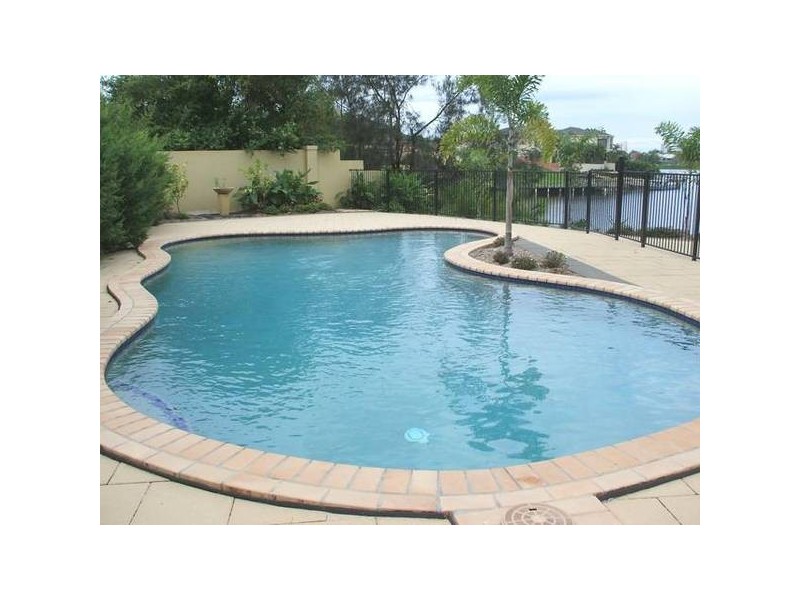 Clear Island Waters QLD 4226