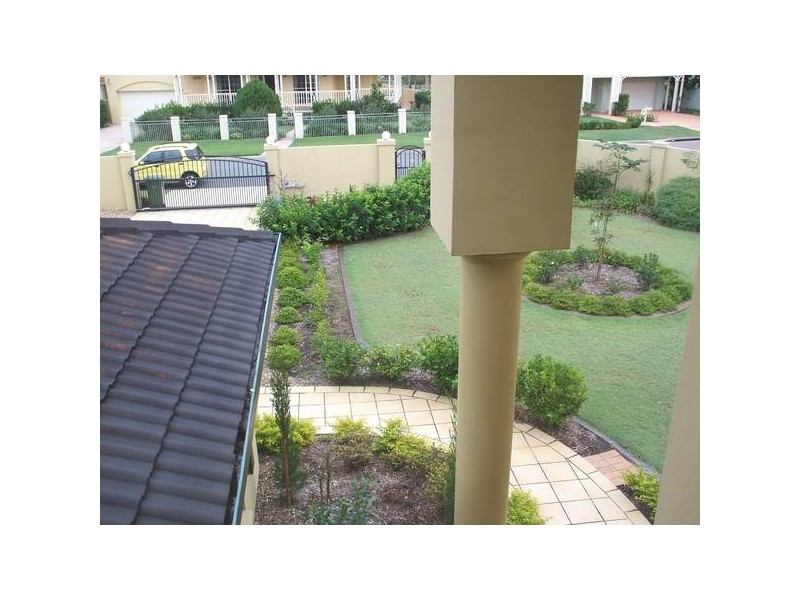 Clear Island Waters QLD 4226