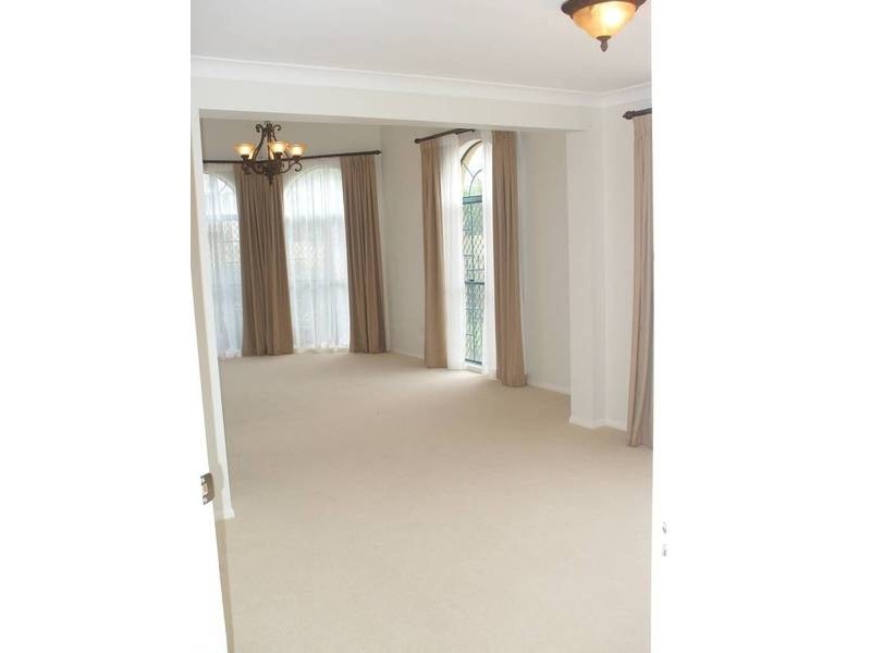 Clear Island Waters QLD 4226