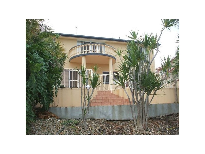 Clear Island Waters QLD 4226