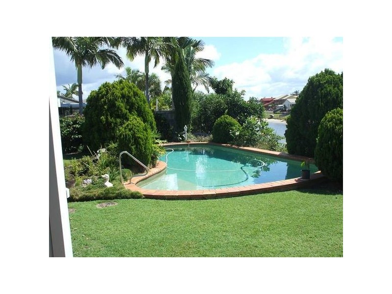 209 Markeri Street, Mermaid Waters QLD 4218