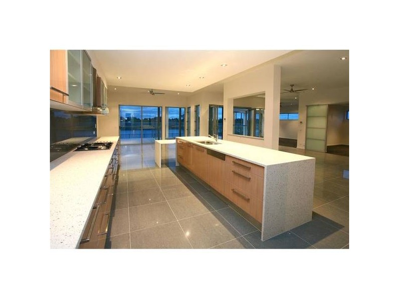 Carrara QLD 4211