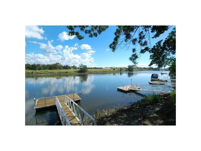 Clear Island Waters QLD 4226