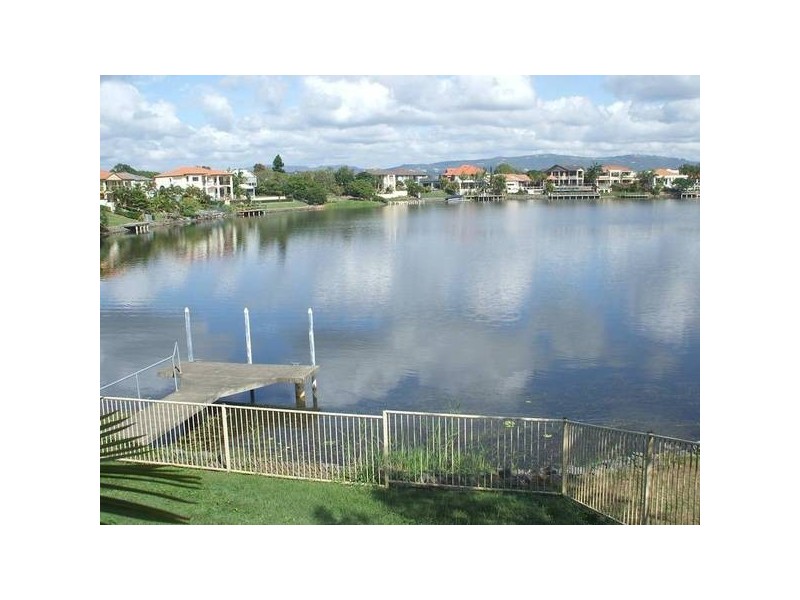 Clear Island Waters QLD 4226