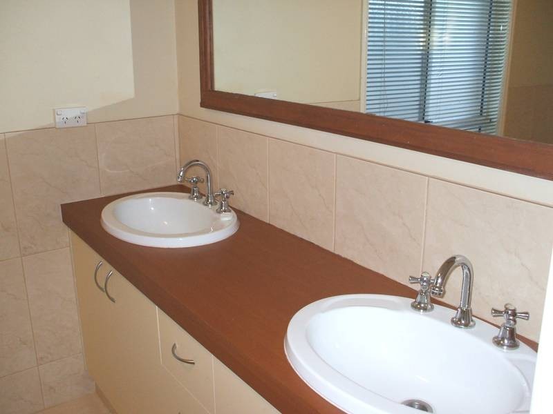 54 CAYMAN DRIVE, Clear Island Waters QLD 4226